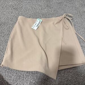 Papaya tan shorts size m